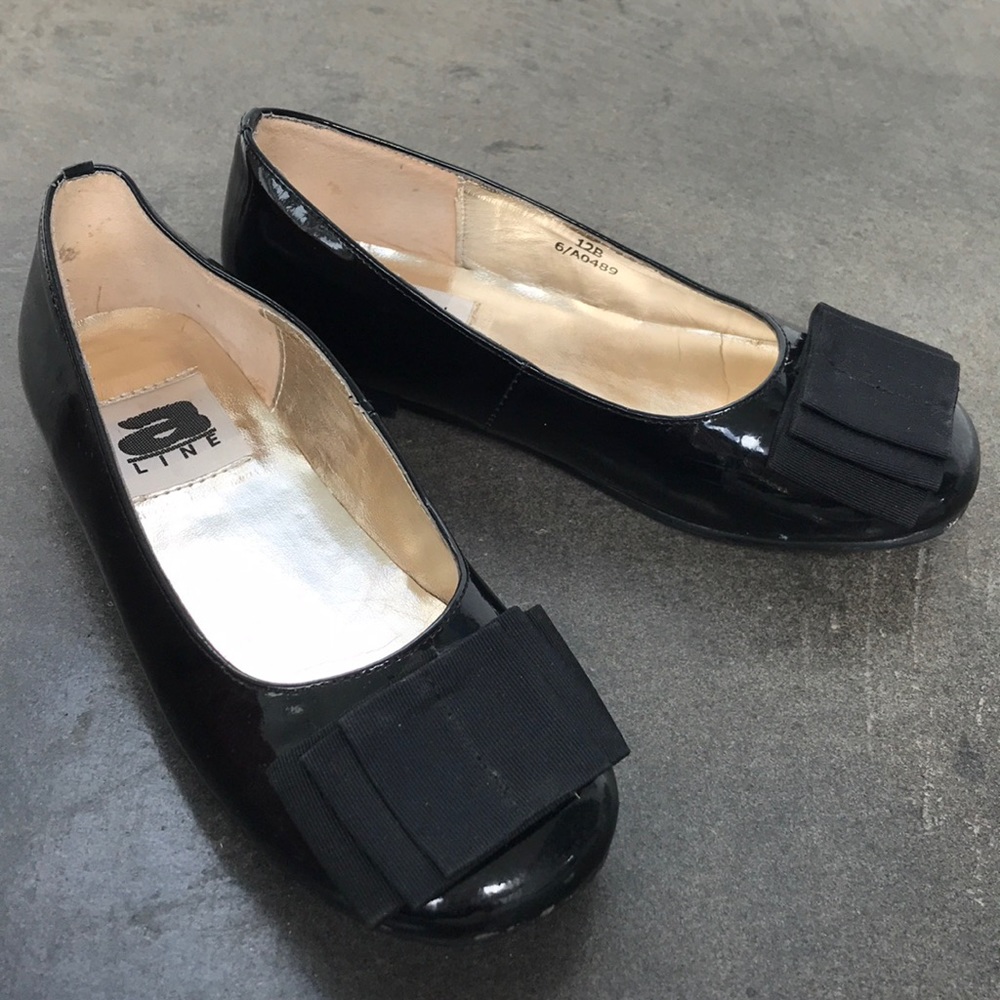 A line little girls flats